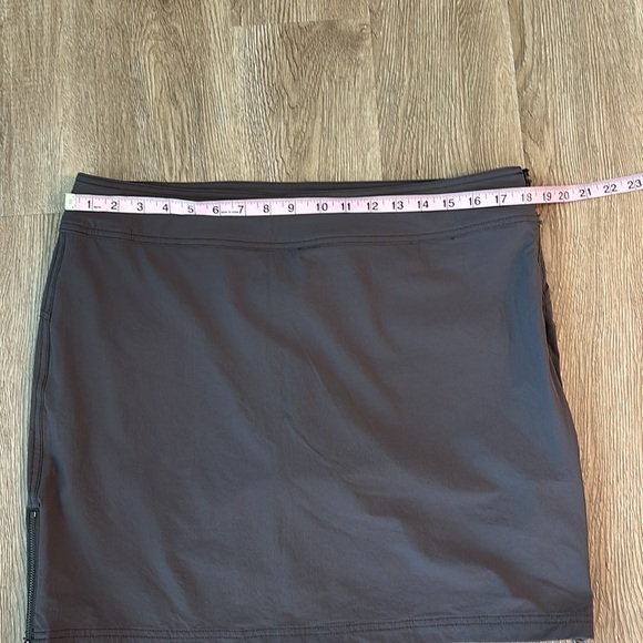 Athleta Jenner skort. Size 12. - Picture 8 of 11
